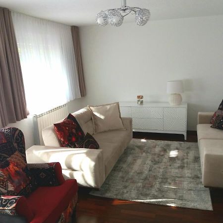 Apartment Esha SJJ Eksteriør billede